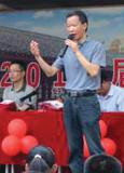 江阴市北大街小学校长  钱宏伟